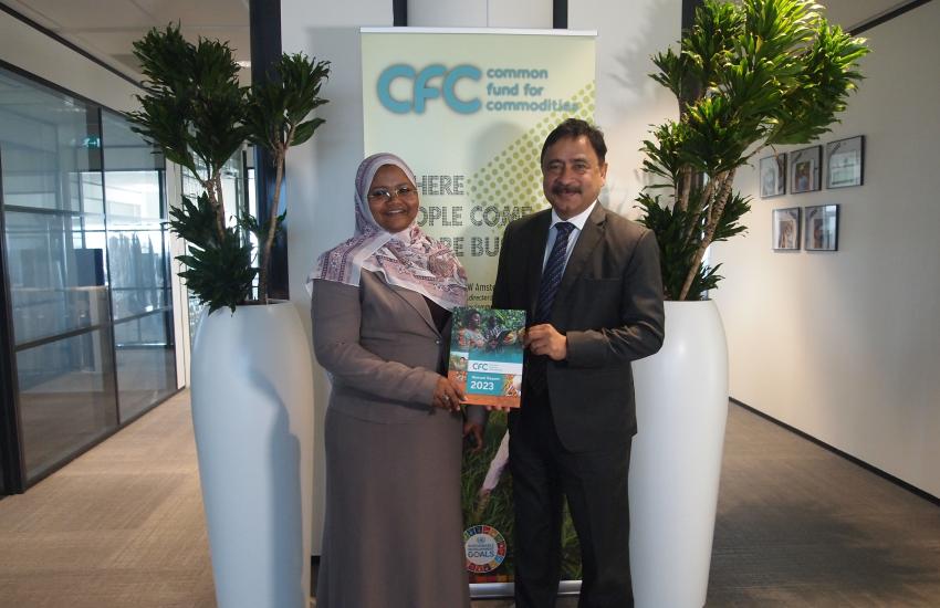 Ambassador Sheikh Mohammed Belal is seen with Mrs. Omaima Mahmoud Ahmed Alsharief